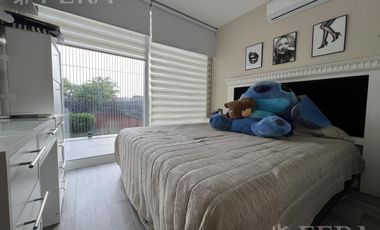 Venta casa 5 ambientes con cochera y piscina en Wilde