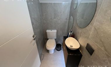 Venta casa 5 ambientes con cochera y piscina en Wilde