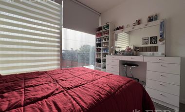 Venta casa 5 ambientes con cochera y piscina en Wilde