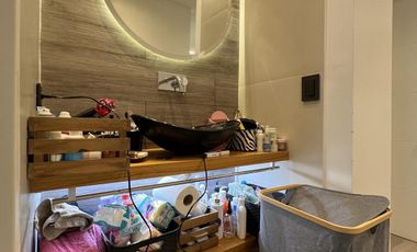 Venta casa 5 ambientes con cochera y piscina en Wilde