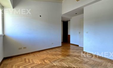 Venta 4 Amb, Cochera, Jardín y Parrilla - Villa Devoto.