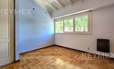 Venta 4 Amb, Cochera, Jardín y Parrilla - Villa Devoto.