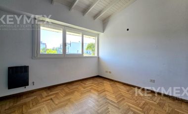 Venta 4 Amb, Cochera, Jardín y Parrilla - Villa Devoto.