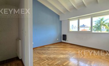 Venta 4 Amb, Cochera, Jardín y Parrilla - Villa Devoto.