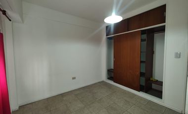 Departamento en Excelente Estado - A metros de la Avenida Mitre