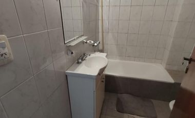 Departamento en Excelente Estado - A metros de la Avenida Mitre