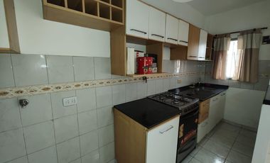 Departamento en Excelente Estado - A metros de la Avenida Mitre