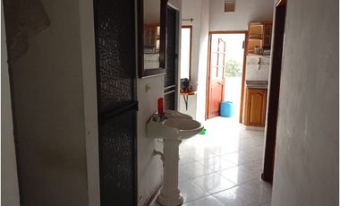 VENDO CASA 3 PISO EN MANRIQUE SAN BLAS
