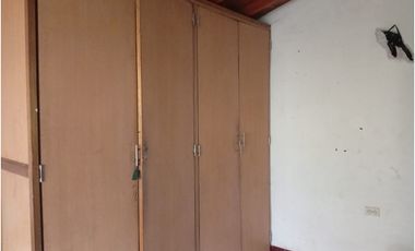 VENDO CASA 3 PISO EN MANRIQUE SAN BLAS