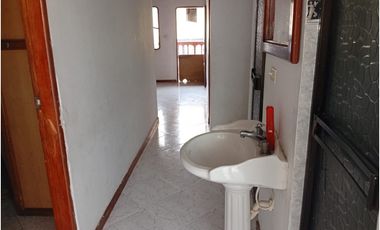VENDO CASA 3 PISO EN MANRIQUE SAN BLAS