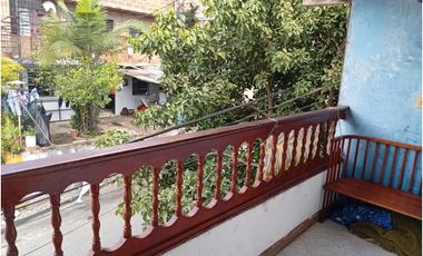 VENDO CASA 3 PISO EN MANRIQUE SAN BLAS