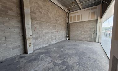 VENTA | RENTA Local Comercial u Oficina de 42 obra gris con 21 m2 terraza