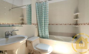 Casa Tipo Campestre 3 Dormitorios más Estudio , Piscina , Conocoto, Valle de los Chillos