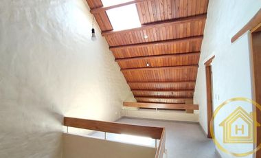 Casa Tipo Campestre 3 Dormitorios más Estudio , Piscina , Conocoto, Valle de los Chillos