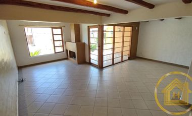 Casa Tipo Campestre 3 Dormitorios más Estudio , Piscina , Conocoto, Valle de los Chillos