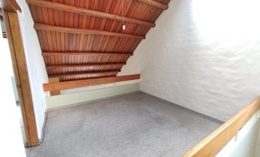 Casa Tipo Campestre 3 Dormitorios más Estudio , Piscina , Conocoto, Valle de los Chillos