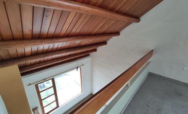 Casa Tipo Campestre 3 Dormitorios más Estudio , Piscina , Conocoto, Valle de los Chillos