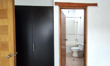 Casa Tipo Campestre 3 Dormitorios más Estudio , Piscina , Conocoto, Valle de los Chillos