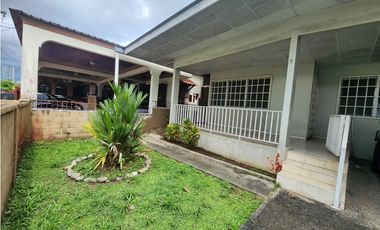 AMPLIA CASA EN VENTA CON PATIO EN ALTOS DE BETANIA