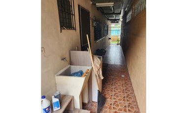 AMPLIA CASA EN VENTA CON PATIO EN ALTOS DE BETANIA