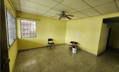 AMPLIA CASA EN VENTA CON PATIO EN ALTOS DE BETANIA