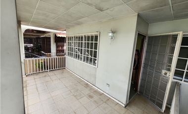 AMPLIA CASA EN VENTA CON PATIO EN ALTOS DE BETANIA