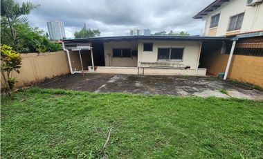 AMPLIA CASA EN VENTA CON PATIO EN ALTOS DE BETANIA