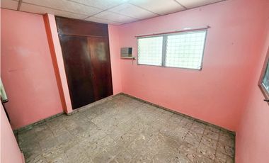 AMPLIA CASA EN VENTA CON PATIO EN ALTOS DE BETANIA