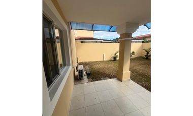 CASA EN ALQUILER EN VILLA TVOLI – BRISAS DEL GOLF