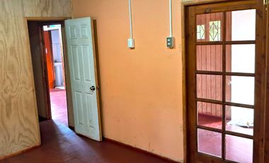 Venta de Casa con piscina en parcela, Quillón