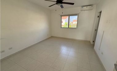 CASA VENTA QUINTAS DE VERSALLES $320,000USD
