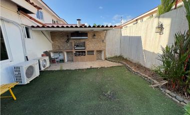 CASA VENTA QUINTAS DE VERSALLES $320,000USD