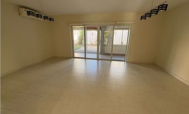 CASA VENTA QUINTAS DE VERSALLES $320,000USD