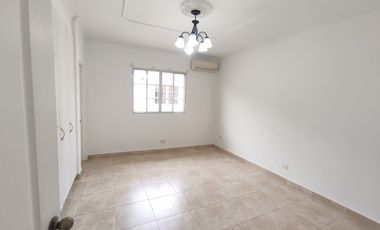 Casa en Alquiler, Complejo Royal Country, Altos de Panamá, Piscina