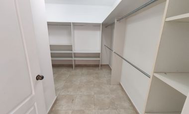 Casa en Alquiler, Complejo Royal Country, Altos de Panamá, Piscina