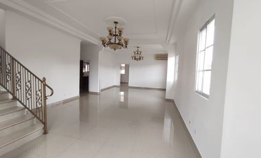 Casa en Alquiler, Complejo Royal Country, Altos de Panamá, Piscina