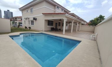 Casa en Alquiler, Complejo Royal Country, Altos de Panamá, Piscina