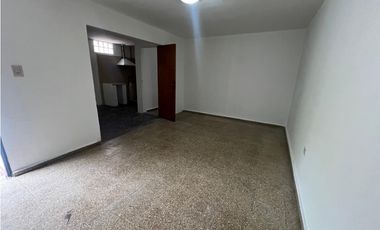 ALQUILER- CASA 2 DORMITORIOS- BARRIO ROSEDAL