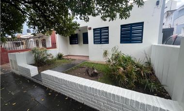 ALQUILER- CASA 2 DORMITORIOS- BARRIO ROSEDAL
