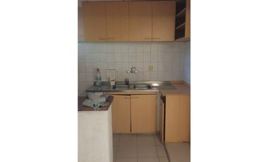 Casa 3 dormitorios frente a plazoleta, B°200 Viviendas