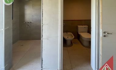 Chalet en venta c/ cochera en Santa Clara del Mar