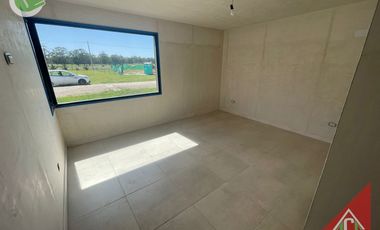 Chalet en venta c/ cochera en Santa Clara del Mar