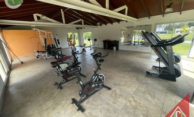 Chalet en venta c/ cochera en Santa Clara del Mar