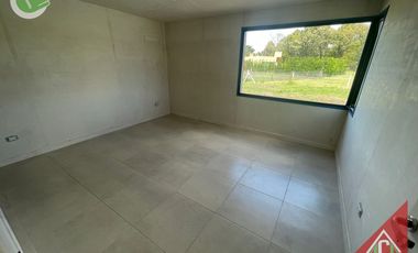 Chalet en venta c/ cochera en Santa Clara del Mar