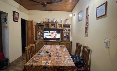 Casa en venta de 3 dormitorios, calle Pellegrini en San Rafael