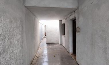 CASA ESQUINA 3 DORM 2 BAÑOS. DESAMPARADOS