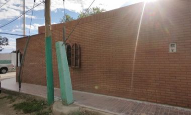 CASA ESQUINA 3 DORM 2 BAÑOS. DESAMPARADOS