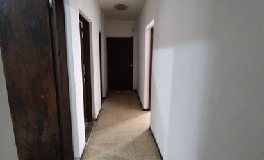 CASA ESQUINA 3 DORM 2 BAÑOS. DESAMPARADOS