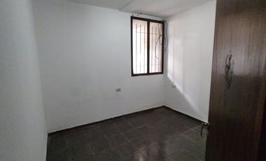 CASA ESQUINA 3 DORM 2 BAÑOS. DESAMPARADOS