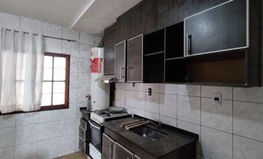 CASA ESQUINA 3 DORM 2 BAÑOS. DESAMPARADOS